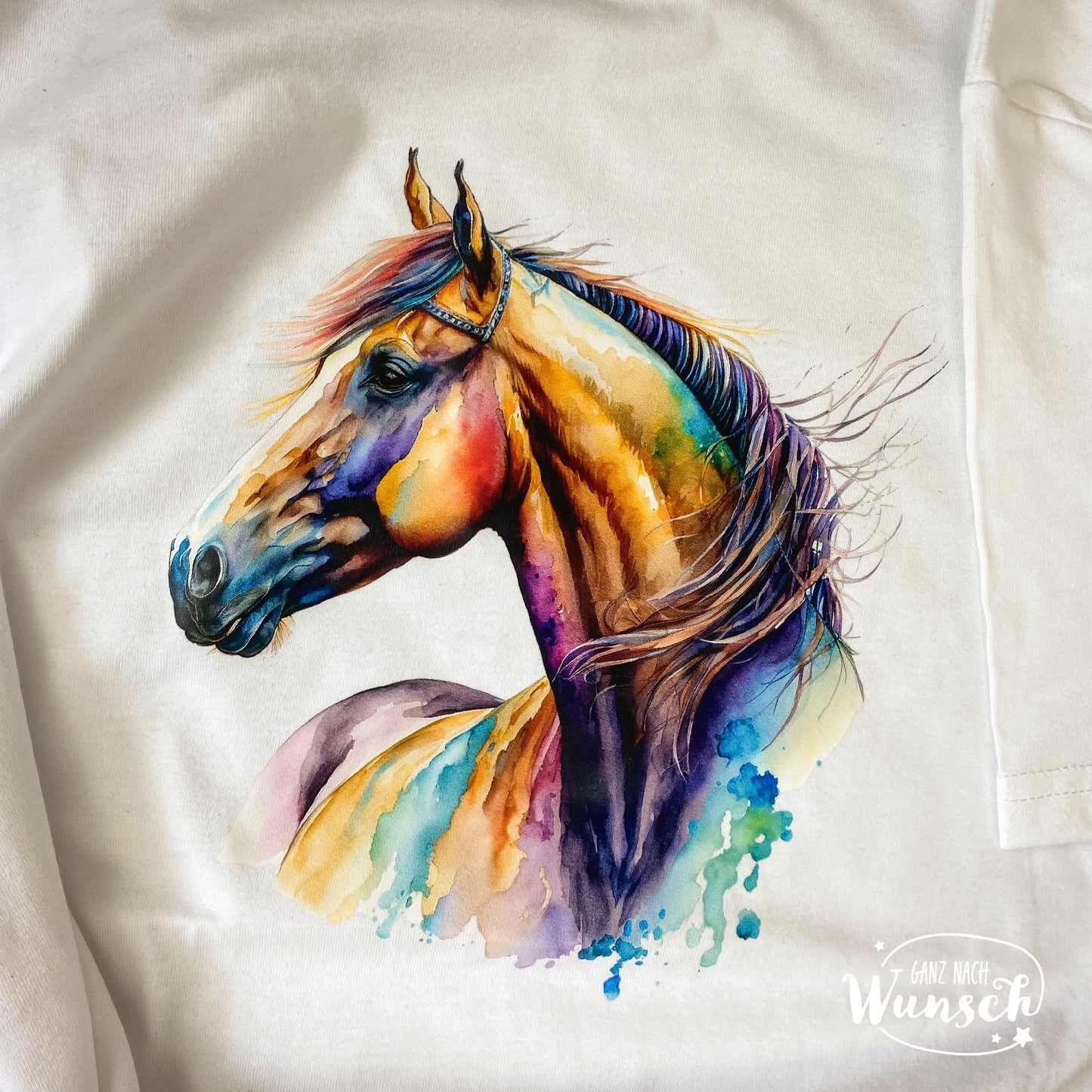 Kindershirt mit Pferdemotiv, Aquarell, Geschenk für Pferdemädchen