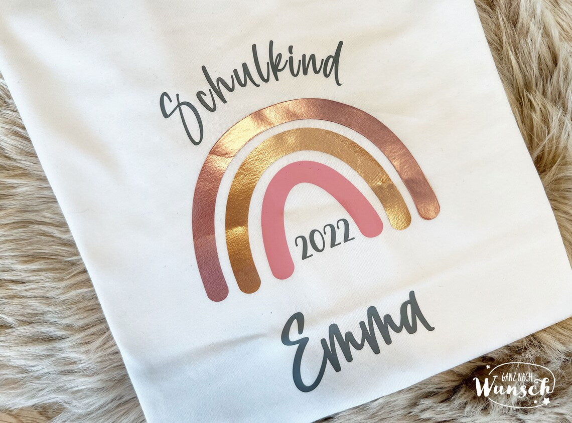 Kids Shirt - Schulkind+Regenbogen | Rosegold | Einschulung Geschenk | Erste Klasse | 100% Baumwolle | Personalisierbar | Schulkind