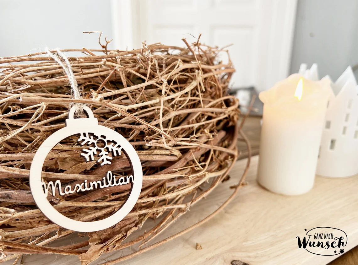 Personalisierte Weihnachtskugel | Holz | Christbaumkugel | Weihnachtsgeschenk | Weihnachtsbaumschmuck | Vorname | Tannenbaum | Baumschmuck